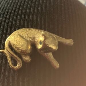 Charming Gold Cat Brooch